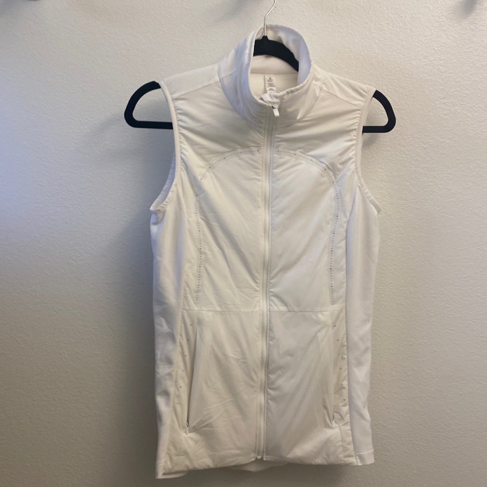 Lululemon White Lightweight Vest size 6